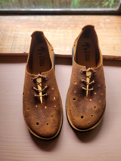 UK 6. SPILLER Shoe. Broderie Anglaise