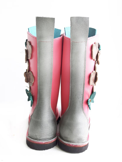 UK 6. FLUTTERBY Boot. 3589