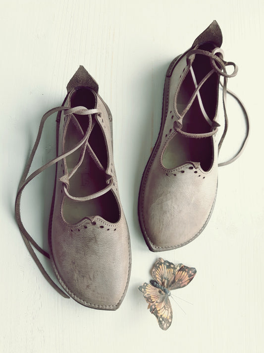 UK 5. HOLLY Shoe. 3609