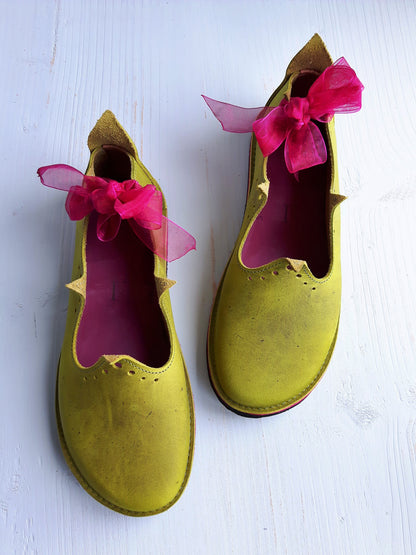 UK 5 HOLLY Shoe #3754