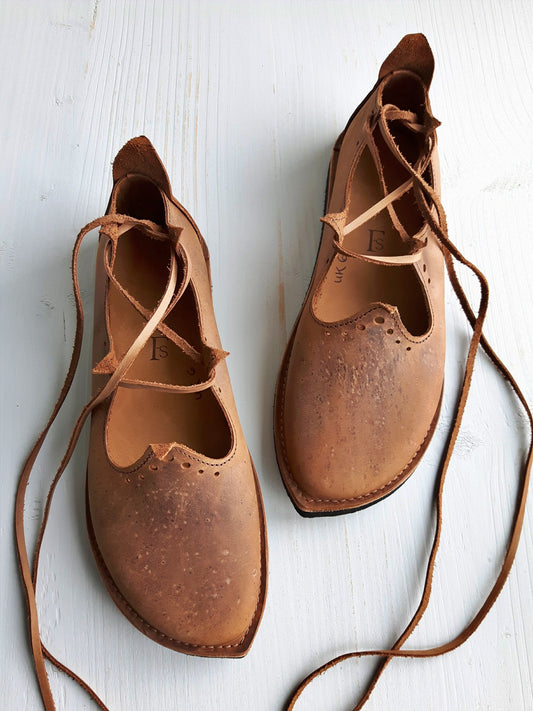 UK 6. HOLLY Shoe. 3871