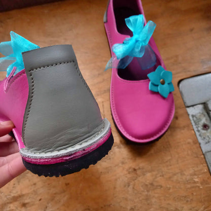 UK 5. LUNA Shoe. Bubblegum / Mist.