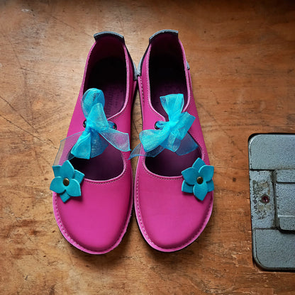 UK 5. LUNA Shoe. Bubblegum / Mist.