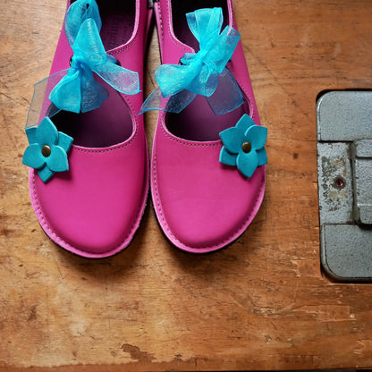 UK 5. LUNA Shoe. Bubblegum / Mist.