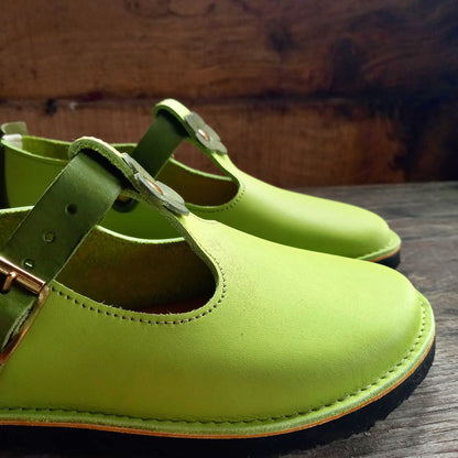 UK3-8. LUPY Shoe. Lime Jelly.